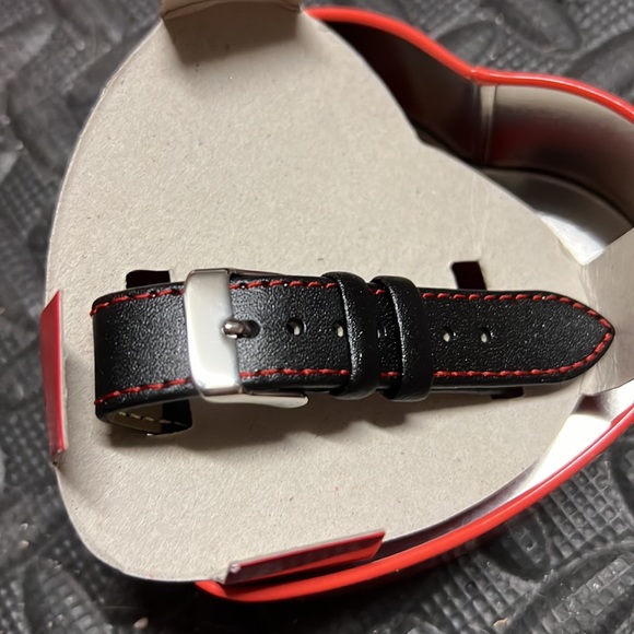 Betty Boop collectible Avon watch - Picture 3 of 8